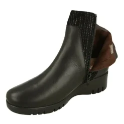 Botin De Piesanto De Pala Lisa Con Pieza Lateral De Ante Grabado, Piso De Cuna Y Poliuretano Y Planta Descanso Extraible