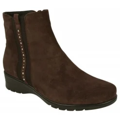 Botin De Piesanto En Piel Serraje Con Tira Lateral Elastica Con Pedreria Y Piso De Cuna De Goma Con Planta Extraible