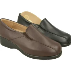 Mocasin De Calzamedi Con Elasticos En Pala De Doble Costura, Piso De Poliuretano De Base Ancha Con Planta Anatomica Extraible