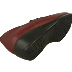 Mocasin De Comfort Class Con Elastico Y Bordon En Pala En Piel, Piso Aligerado Y Planta Anatomica Extraible