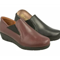 Mocasin De Comfort Class En Pala Lisa Con Elastico Lateral Y Cuna Corrida De Caucho Con Planta Anatomica Extraible