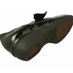 Mocasin De Comfort Class En Piel Charol Con Lazo Ante. Piso De Poliuretano Planta De Descanso Movible Y Horma De Ancho Especial