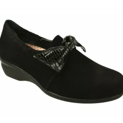 Mocasin De Comfort Class En Piel Nobuck Con Lazo Contrastado Charol, Piso De Descanso Y Planta Anatomica Extraible