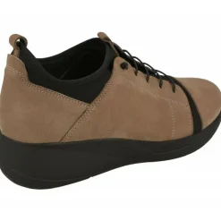 Mocasin De Comfort Class En Piel Nobuck Con Cordon Figurado E Interior Con Calcetin Elastico Y Piso Acolchado Y Amortiguado