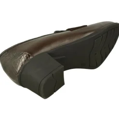 Mocasin De Doctor Cutillas Con Banda Nobuck Y Pala Coco Contrastada. Piso De Goma Con Tacon De Bloque Y Planta Extraible