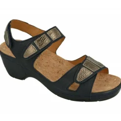 Sandalia De Comfort Class En Piel Combinada Grabado Con Planta De Descanso Extraible