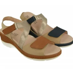 Sandalia De Comfort Class En Piel Combinada Nobuck Con Tiras Cruzadas Con Ajuste Velcro Y Planda Anatomica Extraible