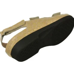 Sandalia De Comfort Class (Essential) En Piel Grabada Charol Con Triple Tira Ajustable De Velcro Y Con Piso De Poliuretano