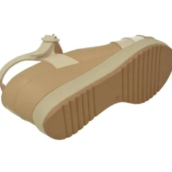Sandalia De Rico En Piel Combinada Gamas Beige Con Tira Ajustble Al Tobillo, Planta Anatomica Extraible Y Cuna Forrada Al Tono V