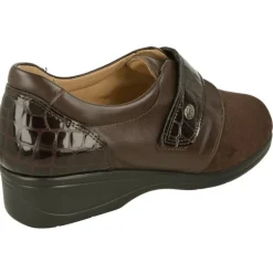 Velcro De Calzamedi De Pala Lisa En Tejido Bamara Elastico. Horma Muy Ancha Y Piso De Cuna Poliuretano Con Planta Extraible